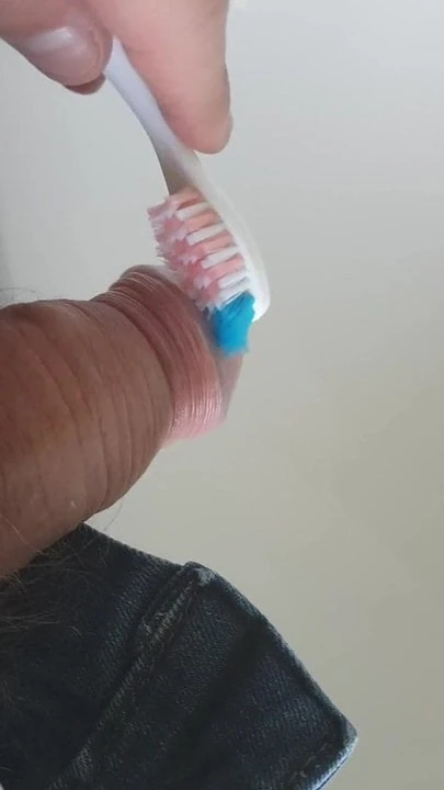 Belle-mère, brosse à dents