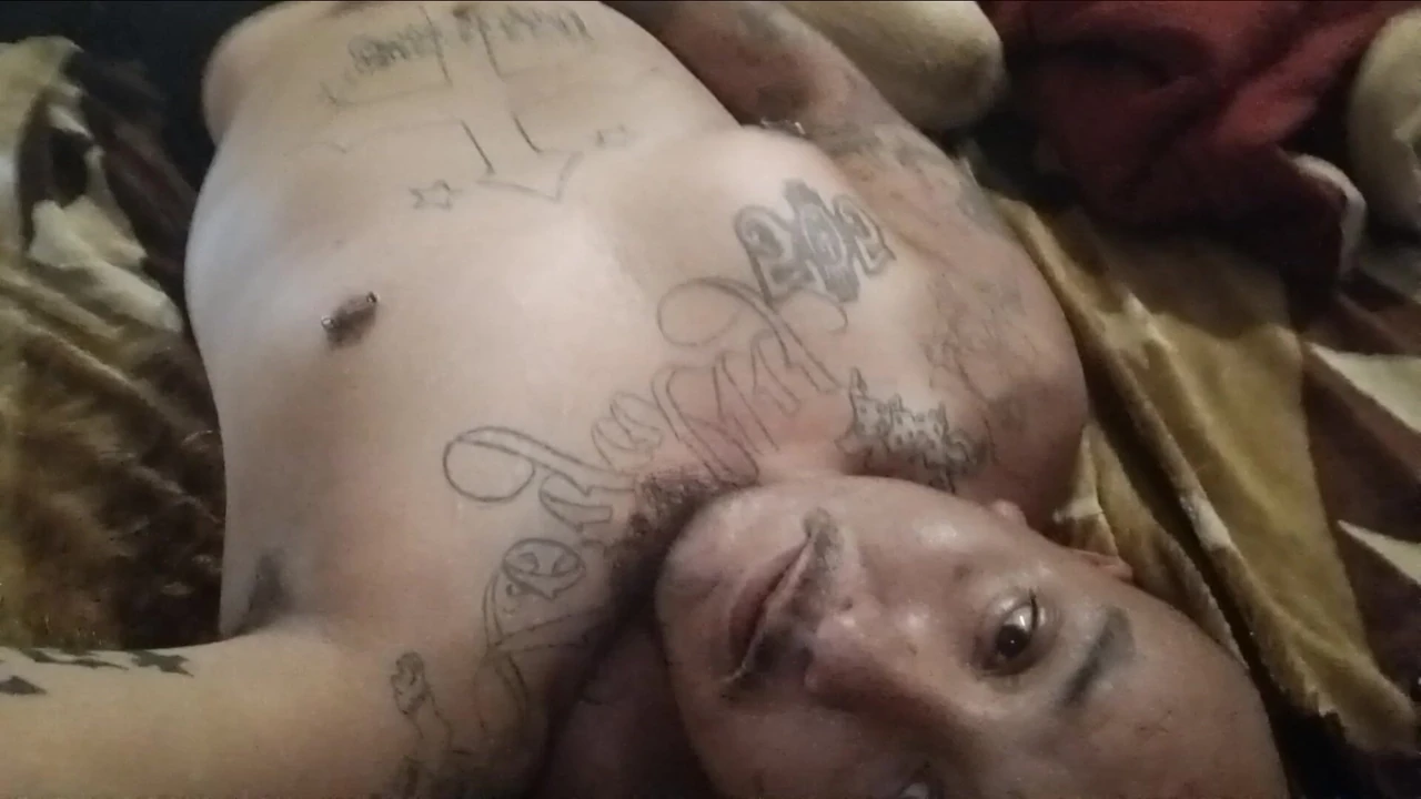 Me want to help me cum please  hit me up