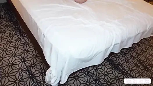 Undangan Hotel dengan Lampu Indoor Berubah Menjadi Malam Liar Di mana Dia Hanya Bisa Bilang Rasanya Terlalu Enak
