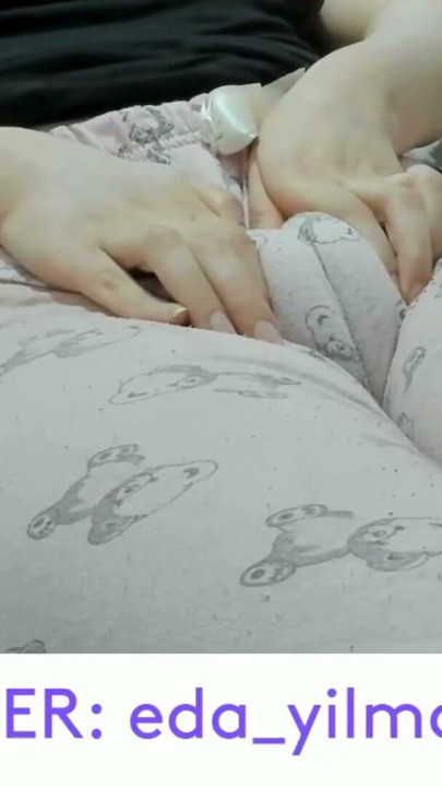 CAMEL TOE- MASTURBATION IN PAJAMAS- PUFFED PUSSY- SWOLLEN PUSSY- BIG PUSSY- TURKISH PORN- TURKISH MILF | Clip 1