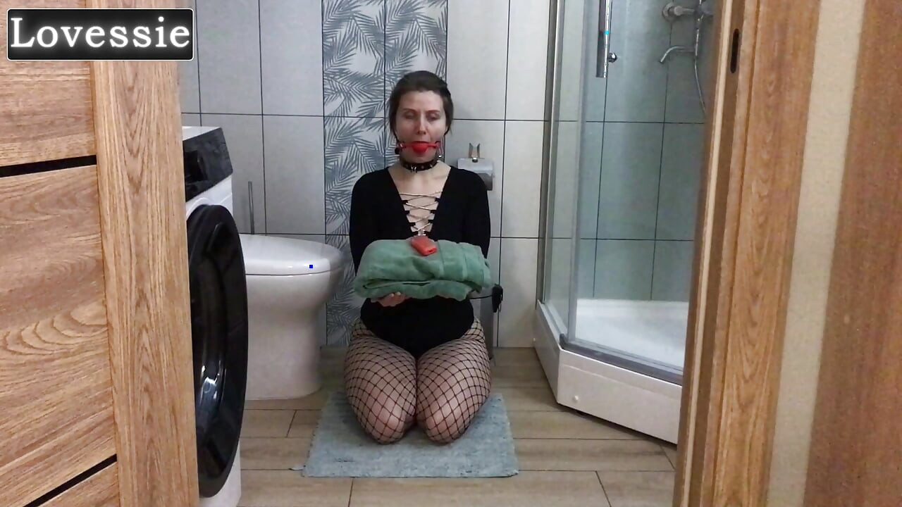 An obedient, hot MILF with a big butt serves her master and becomes a piece of human furniture - Lovessie