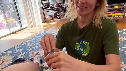 Hot milf gives kneeling blowjob