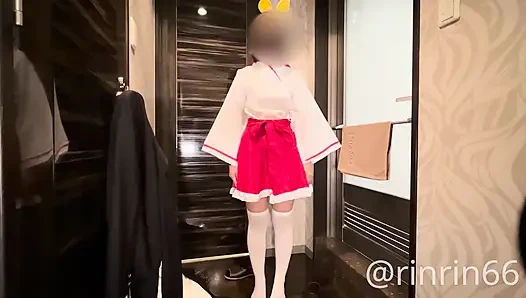 Mahasiswi jepang 18 tahun miko cosplay lagi asik tubuhnya 7 kali berturut-turut sampai orgasme berturut-turut