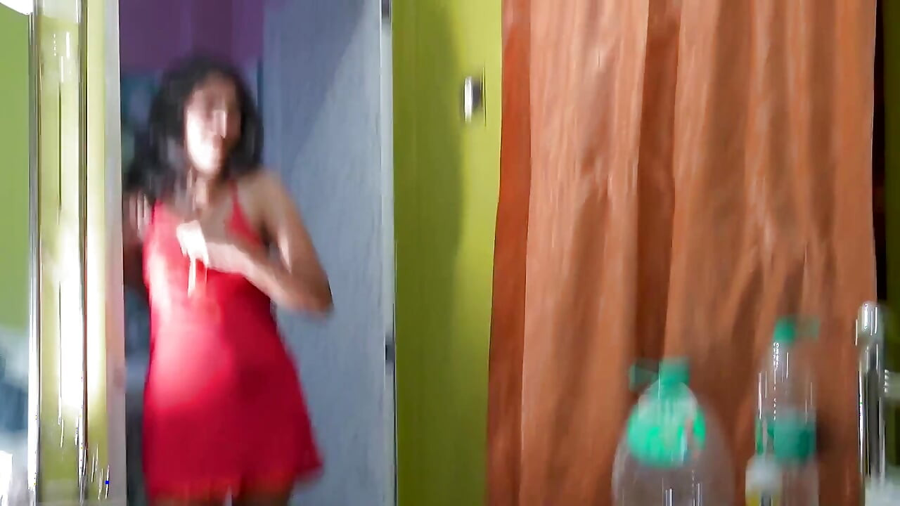 性感家庭主婦與性飢渴丈夫的故事，硬核性愛，完整電影