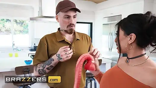 Доставляю хороших, плохих и уродливых Reyna Belle Brazzers