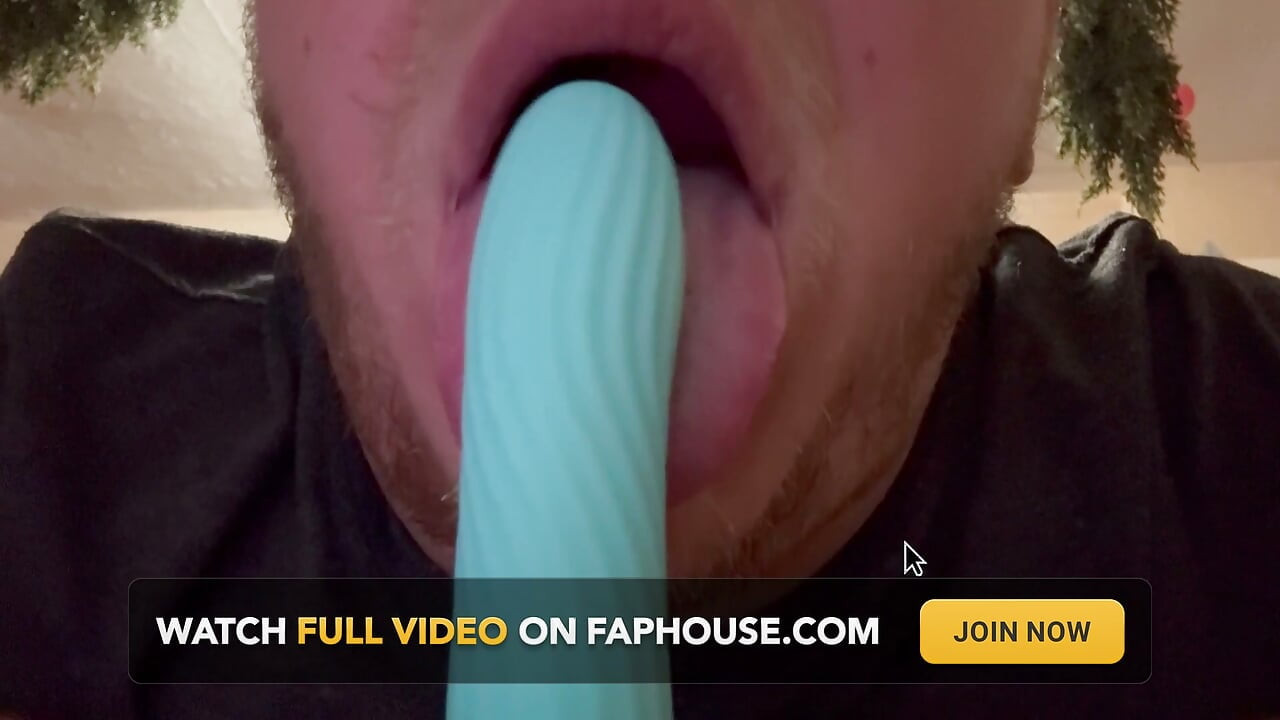 Sucking in Slow Mo - Dildo