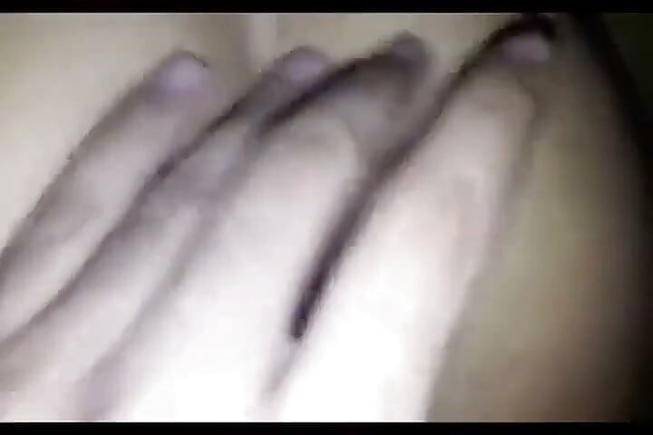 donon taraph se, laitina shaukiya gand men ungli se chudaee