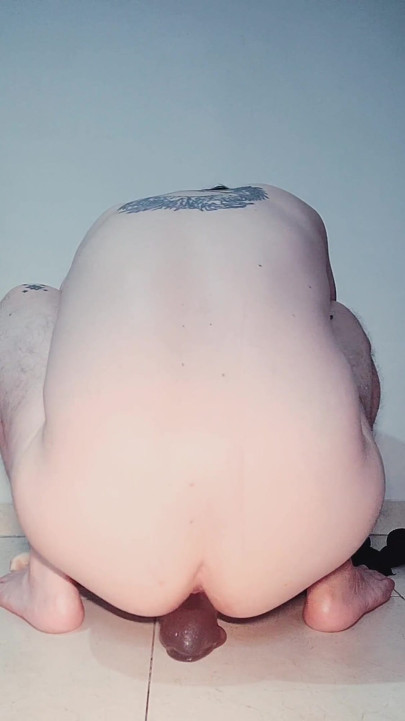 Sexting and Fucking My Ass