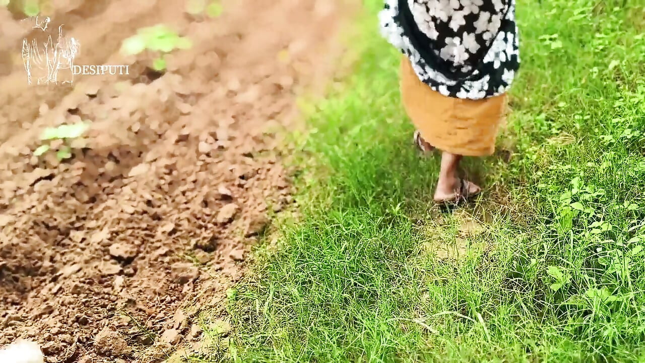 Desi Hot Bhabhi Outdoor Seks Video met Hindi Audio XXX Video