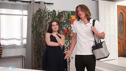 Stella Luxx приглашает Daisey Phoenix и Juniper Ren на ее горячую вечеринку с холостячками