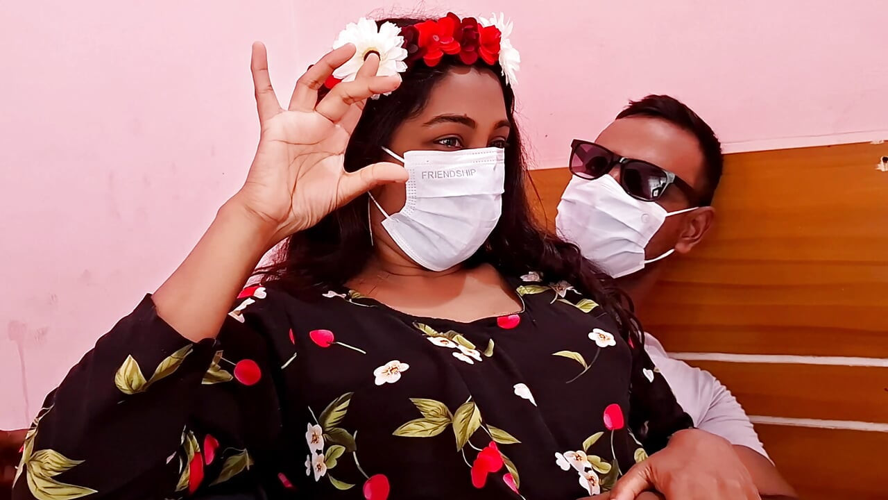 Indian Deshi gyönyörű kollázslány alig kutya stílusban