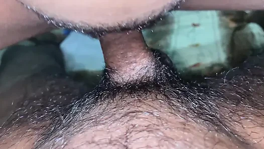 Keinginan pacarku dipenuhi dengan dia ngewe di atasnya.