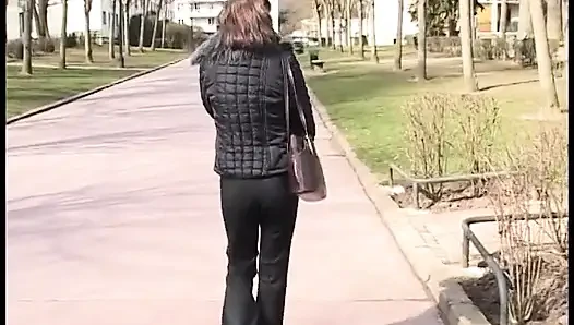 Возбужденная бабушка с 2 ебарями 4635 3