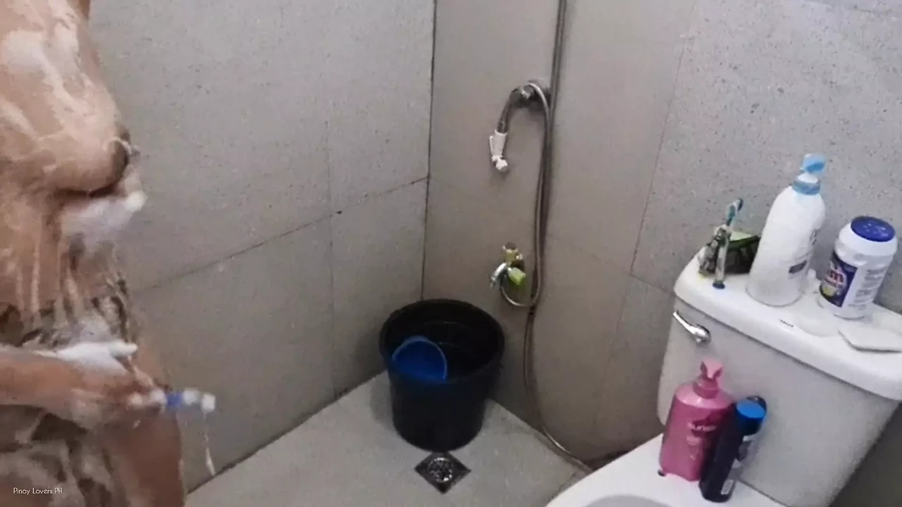 Caught my Stepsister Naked in the bathroom, Fucked her Hard till Cum in her Pussy