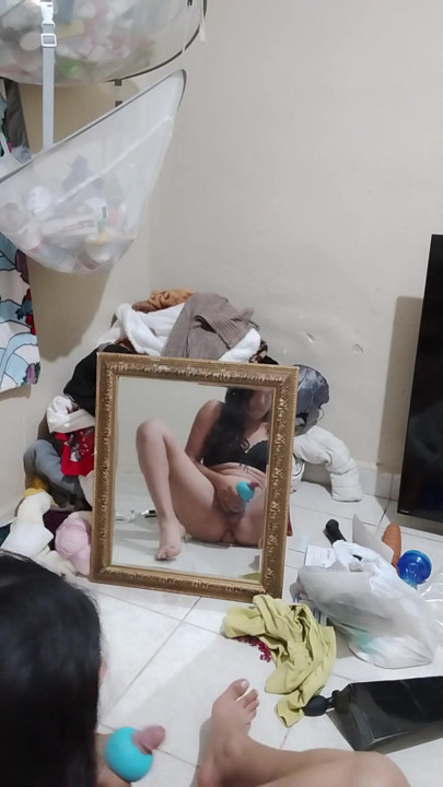 Me monto sobre un dildo y me vengo | Clip 1