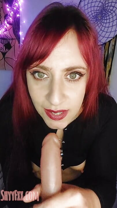 Shyyfxx Your Insatiable Sister-in-law Tempts You with Her Tight Tights and Huge Ass!