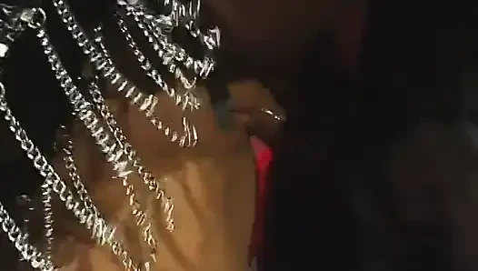 Muhteşem sarışın Carla Nova zindanda yabancıyla vahşi seks hayalleri kuruyor