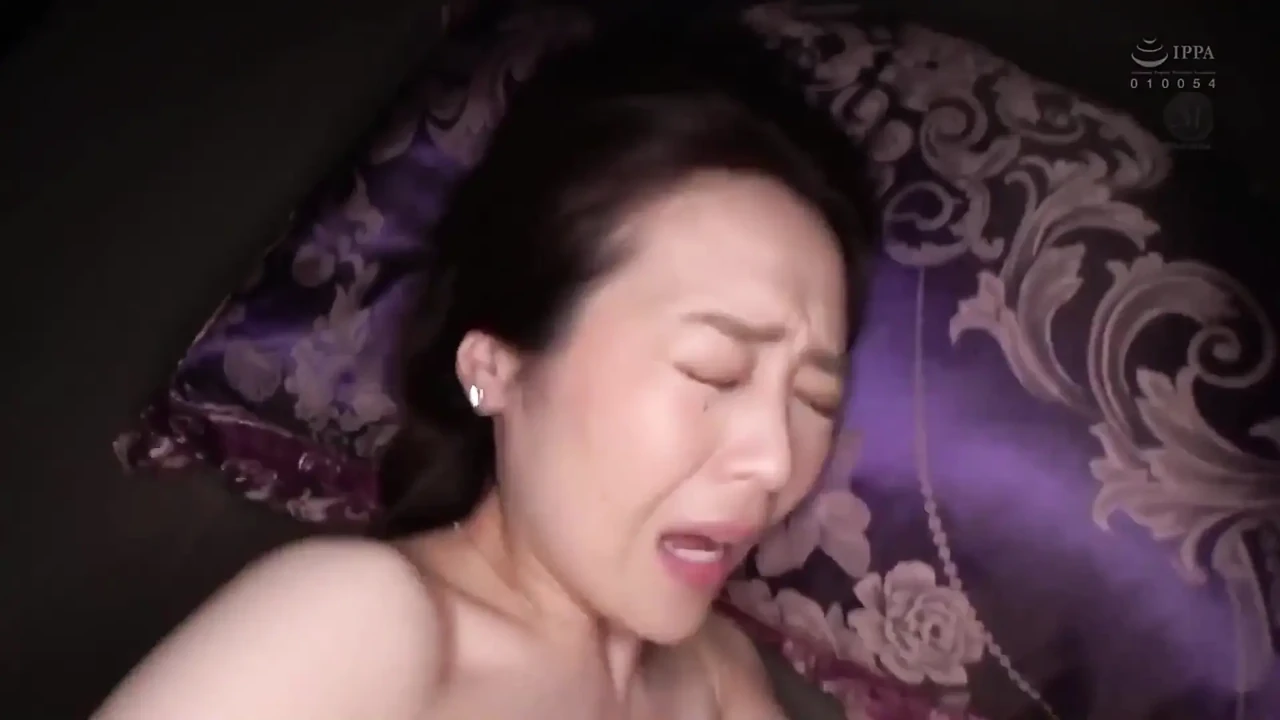 32岁的著名芭蕾舞女演员拥有超级热辣的裸体, 她的奶子真好. 第3部分