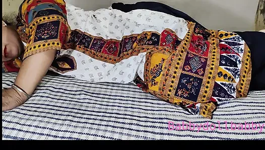 Изменяет своему и занимается сексом с другом мужа