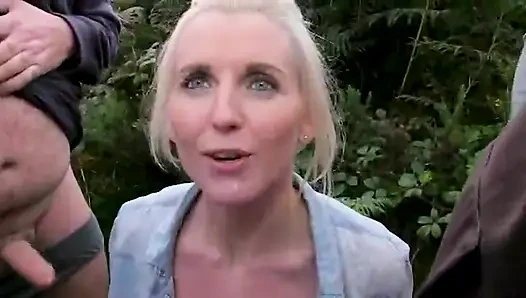 Blonde Brit Chick Dogging Suck Offs