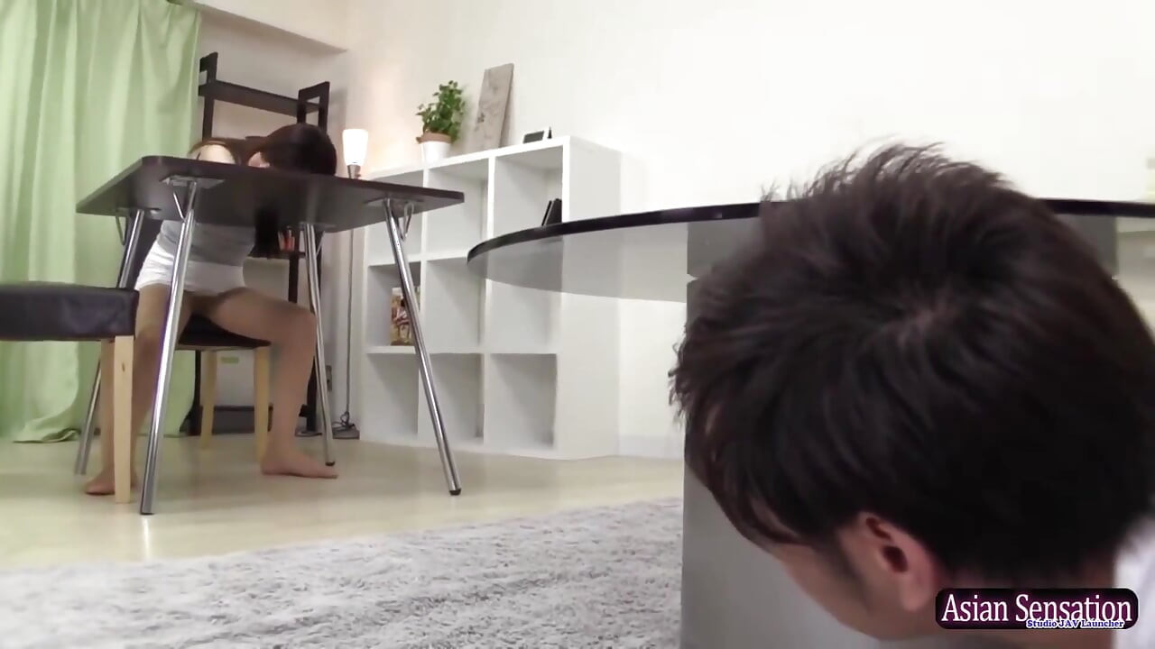 Reiko Sawamura - No-panty Pantyhose in Full Bloom Ep4