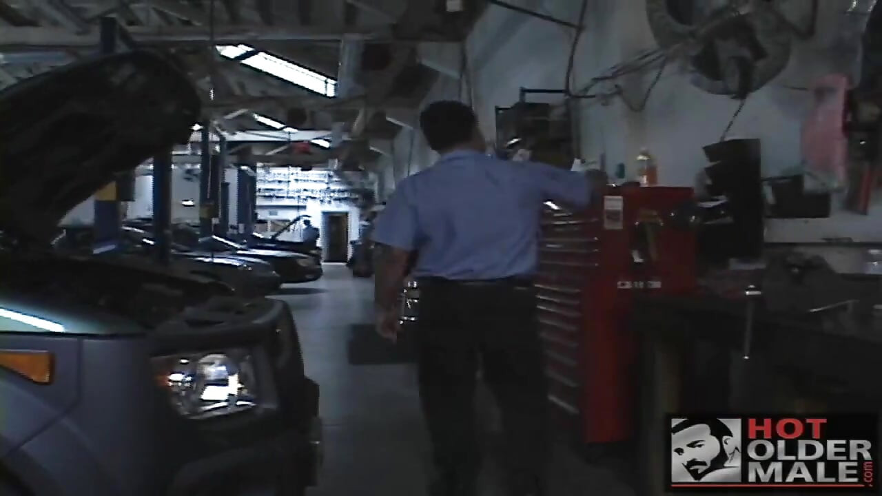 Stepdad's Automotive: Mid-morning Fuck Break