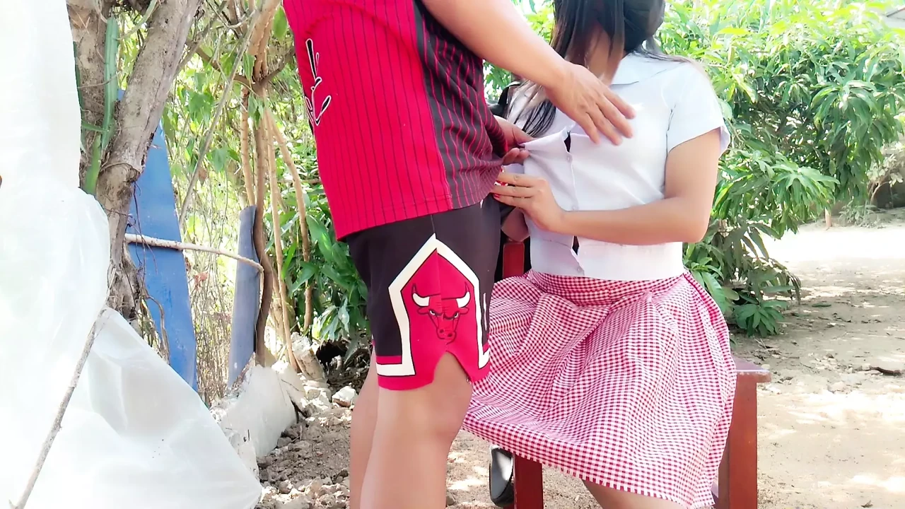 INDIAN DESI INNOCENT TEEN STUDENT FUCK IN THE WOODS BU ABNORMAL GUY