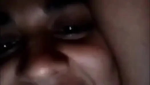 Videoanruf von meiner ex, die möpse zeigt