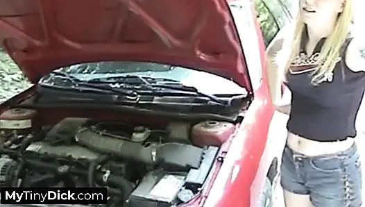 Minik yaraklı ezik onu daha derine alırken zevk senfonisi içinde