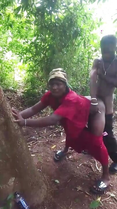 Ngentot di dalam memek setelah merokok...