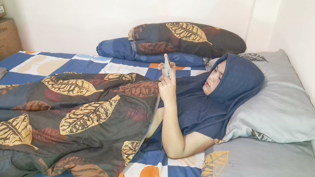 Hijab really wants to be fucked
