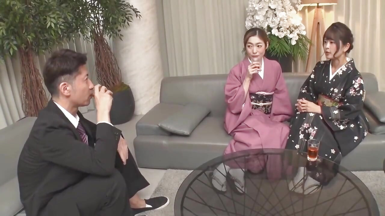 Reverse 3p Harem Reunion with Bewitching Classmates in Kimono Rion and Ryu Enami