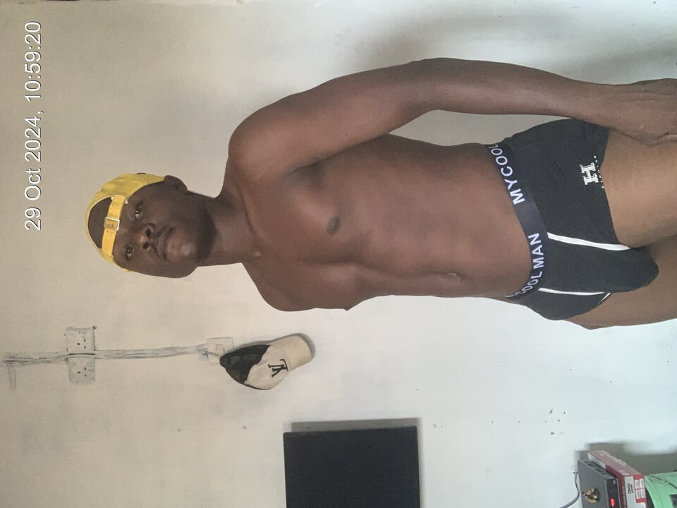 Showing my sexy body and dick