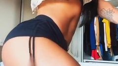 Brazilian fitness booty babe Suzy Cortez
