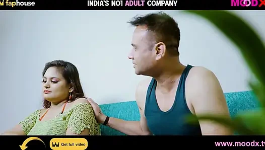 Индийская пухлая девушка с большими сосками наслаждается сексом со своим бойфрендом в гостиничном номере