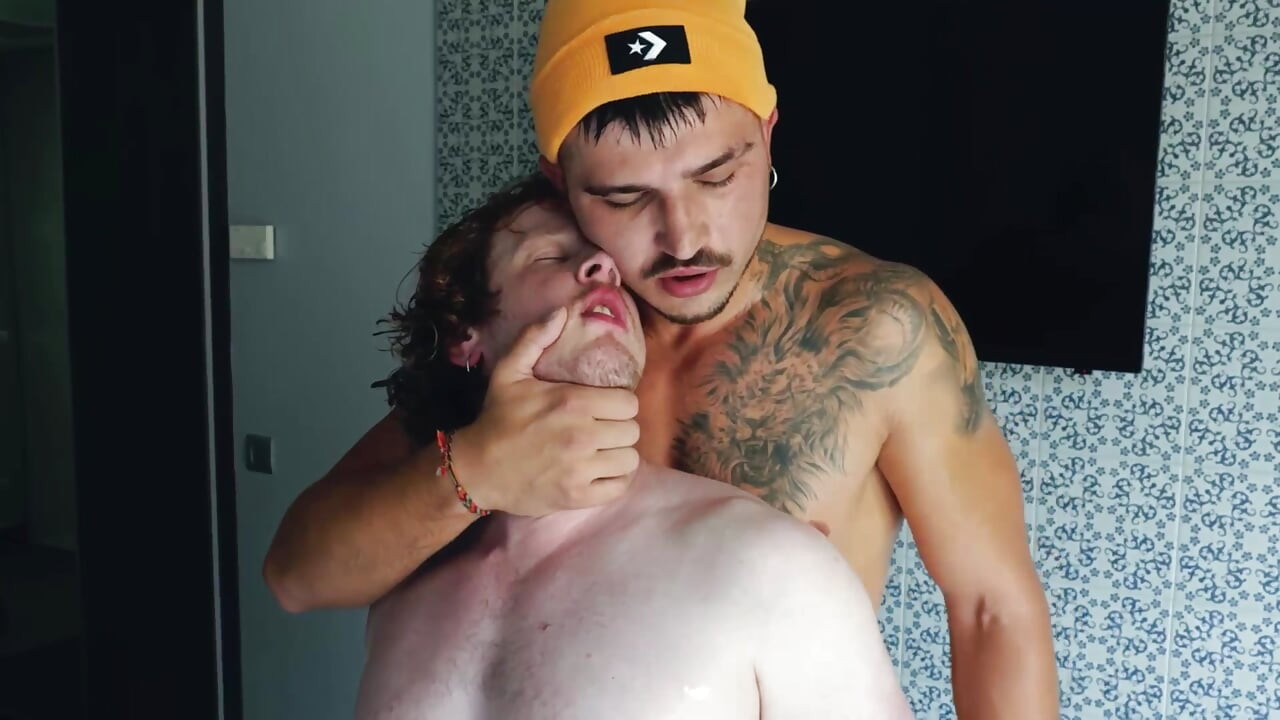 阿克塞尔二号：克里斯蒂安跪下