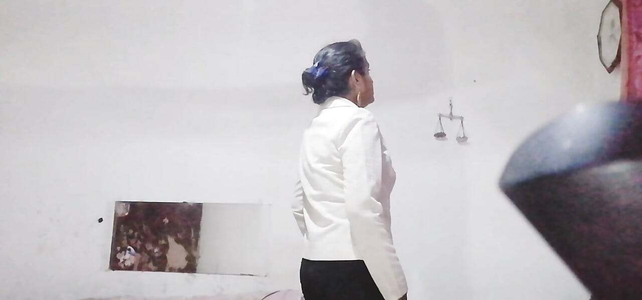 배다른 아들의 캠을 발견한 인도 계모와 See.Mp4