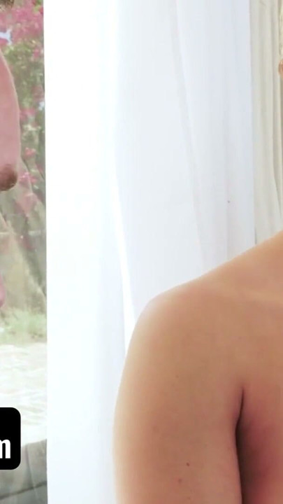 Sislovesme - üvey erkek kardeş ateşli üvey kız kardeş anal dildoyla mastürbasyon yapmaya cesaret etti ve götünü sikiyor | Klip 2