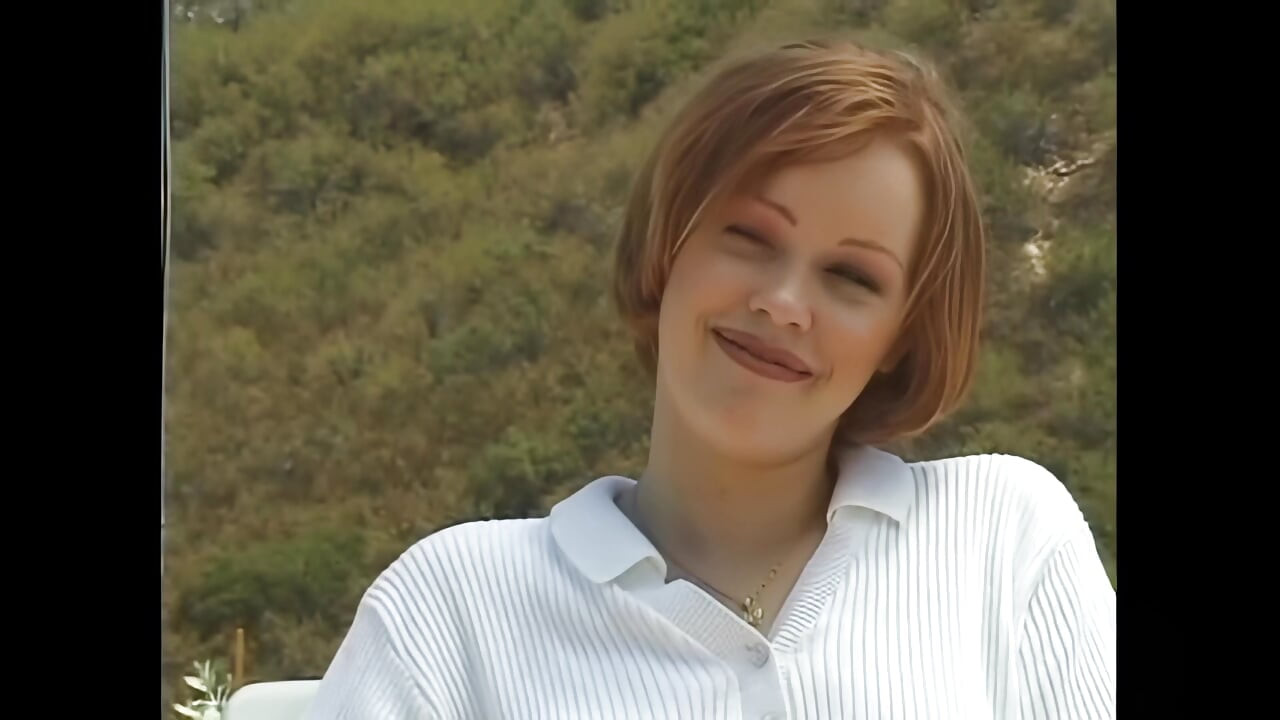 Cherry Chase: uma jovem deusa do sexo com uma buceta ruiva doce