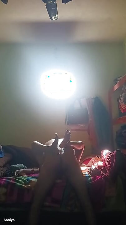 德西·索尼娅怀孕的嫂子, 我和她在一起