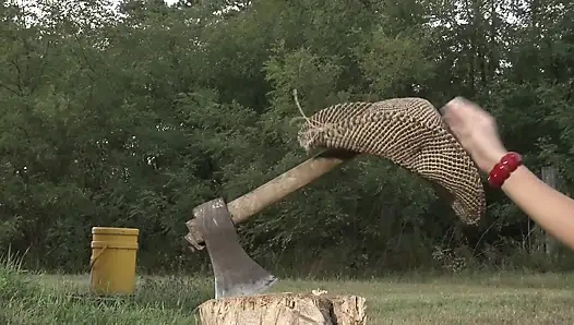 Cewek semok dientot anal di luar ruangan