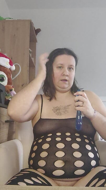 Presentazione di una figura carina in un abito sexy