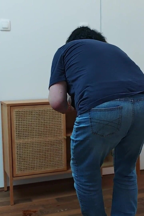 A Real Estate Agent Witnesses a Married Couple Having Passionate Sex and Watches Everything From the Closet.