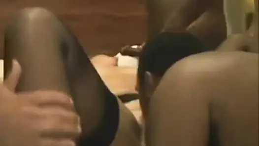 Kecanduan kontol besar pria kulit hitam - istriku suka banget sama kontol besar pria kulit hitam