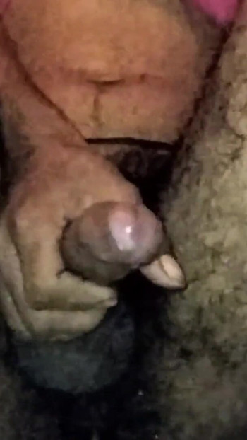 Uzbudljiv trenutak iz "Bhatroom Me Masturbation And Cumshot"