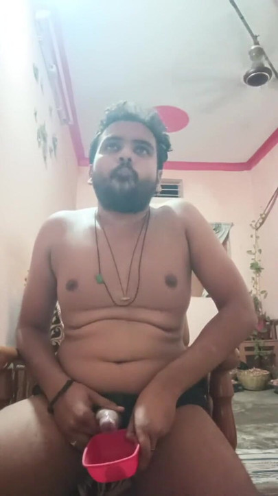Nezaobilazan trenutak iz "Ismaatdeva gleda duboko, dugotrajno jebanje tvrdog videa s punim osjećajem napaljenosti"