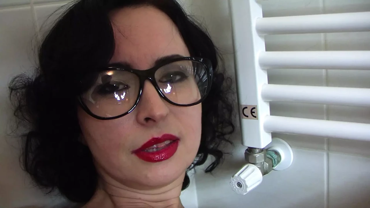 A Pervert in Glasses Goes Wild