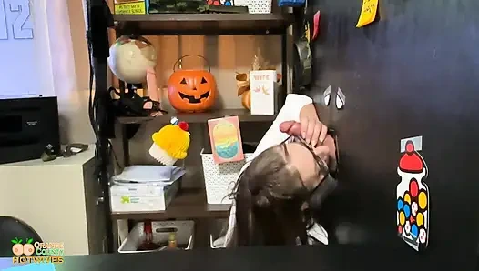 163 ochw whitney oc sekreter duvar deliği