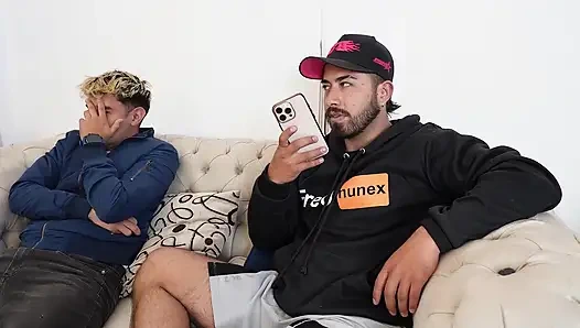 Saya Bercinta Untuk Kesenangan Dengan Gadis Dengan Payudara Besar - Saya Cum Di Mulut Dan Payudaranya