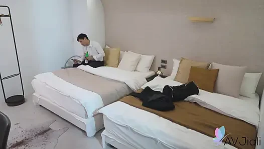 Xian’erai Enjoys Passionate Sex with Her Long Distance Lover